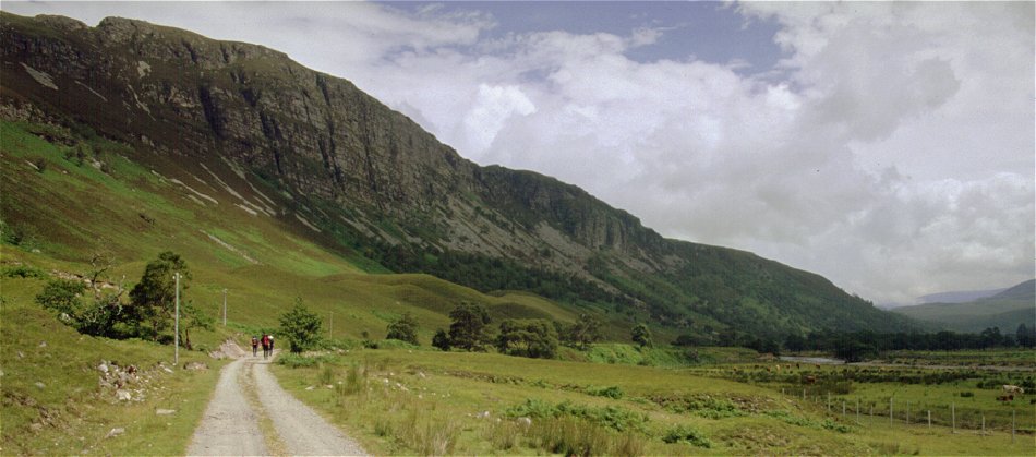 Approaching the crags at the head of Glen Achall
