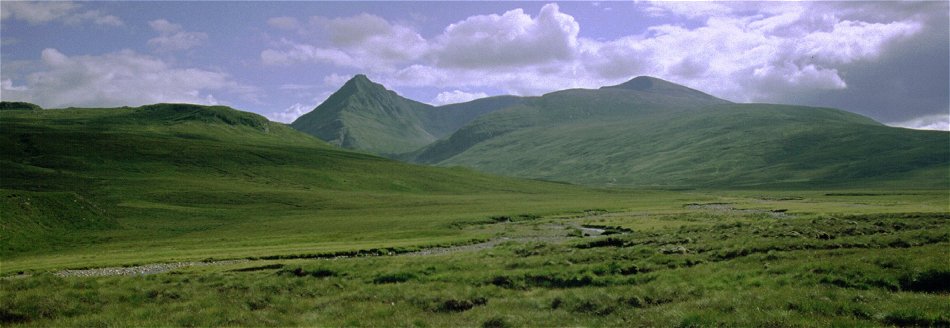 Looking back to to the high corrie ridge of Seana Bhraigh