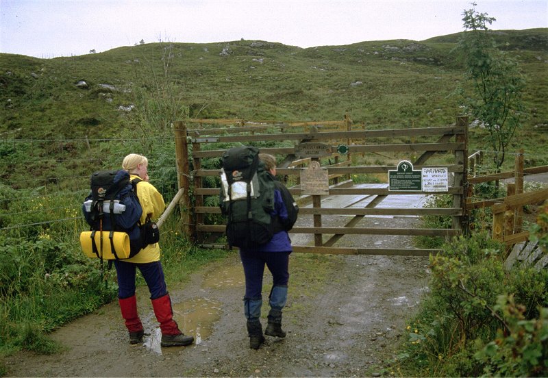 At the Gate of Notices on the Kernsary Approach