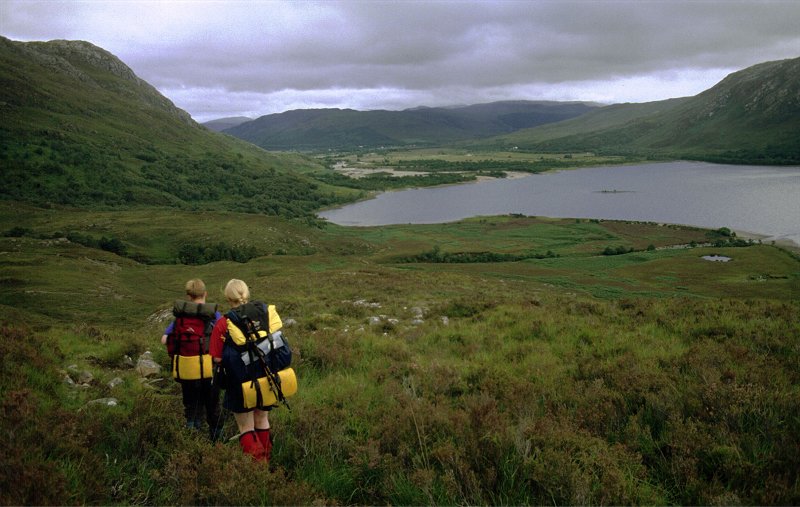 The final descent to the Slioch path at Abhainn an Fhasaigh
